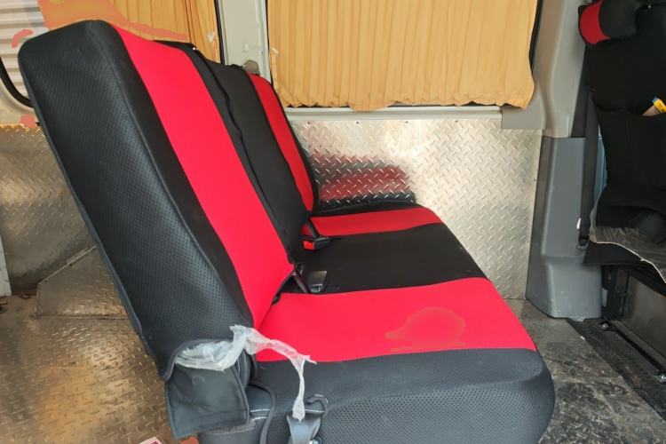 Used SAIC MAXUS Xintu V80 2023 2.0T Manual Classic Aoyuntong Short Wheelbase Ultra-Low Roof 5/6-Seater Left Rear Seat