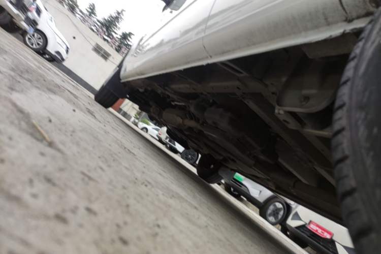 Used SAIC MAXUS Xintu V80 2023 2.0T Manual Classic Aoyuntong Long Wheelbase Mid-Height 6/7/8/9-Seater Left Side Sill