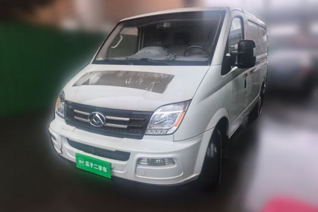 Used SAIC MAXUS Xintu V80 2023 2.0T Manual Classic City Delivery King Short Wheelbase Ultra-Low Roof 3-Seater