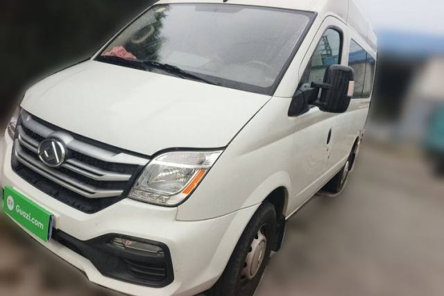 Ojetý SAIC MAXUS Xintu V80 2023 2.0T AMT Classic Aoyuntong Short Wheelbase Mid-Roof 5/6-Seater