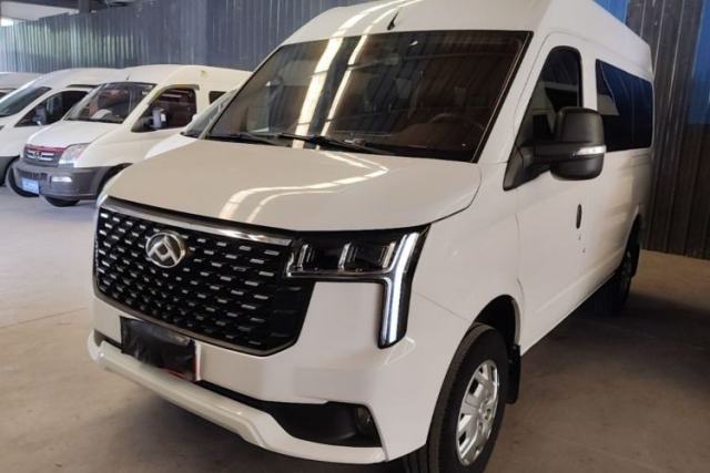 Used SAIC MAXUS Xintu V80 2023 2.0T Manual Classic Aoyuntong Short Wheelbase Mid-Roof 5/6-Seater