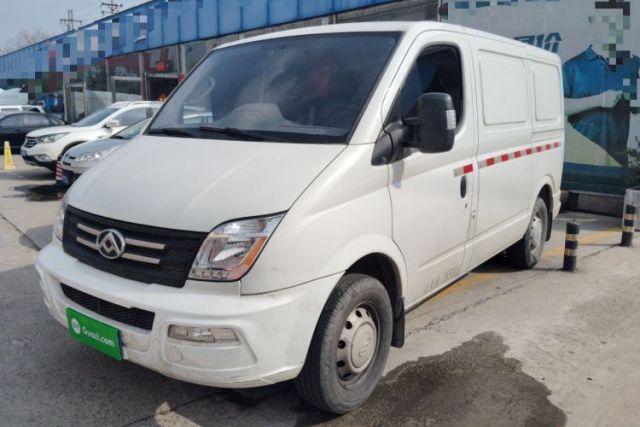 Used SAIC MAXUS Xintu V80 2023 2.0T Manual Classic City Delivery King Short Wheelbase Ultra-Low Roof 3-Seater