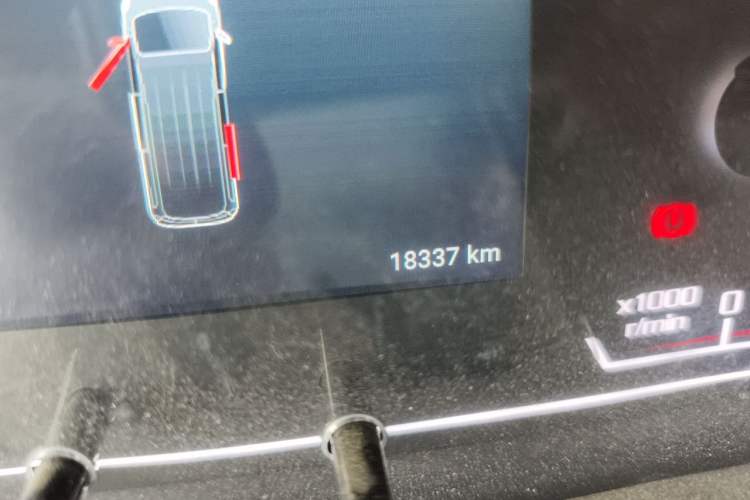 Used SAIC MAXUS Xintu V80  Odometer Close Up