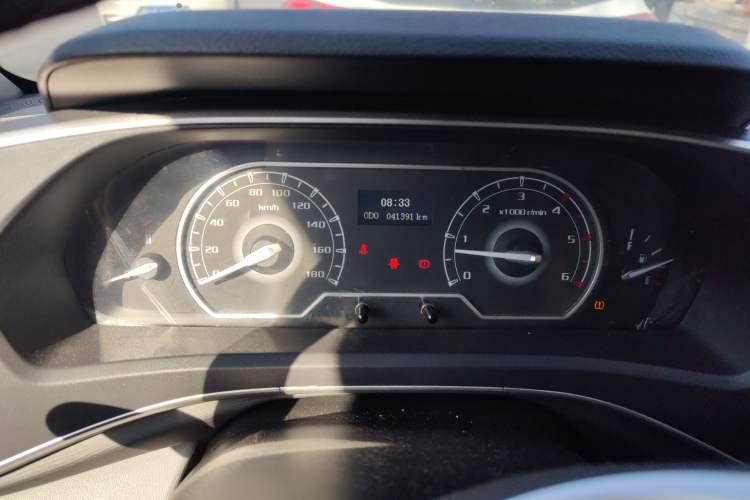 Used SAIC MAXUS Xintu V80 2023 2.0T Manual Classic Aoyuntong Long Wheelbase Ultra-Low Roof 6/7/8/9-Seater Odometer Close Up