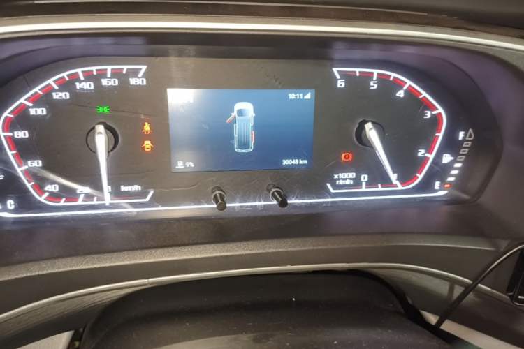 Used SAIC MAXUS Xintu V80  Odometer Close Up