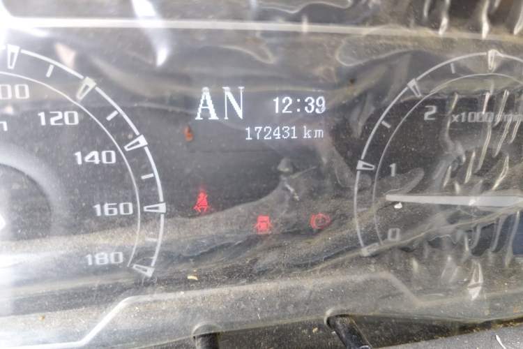 Used SAIC MAXUS Xintu V80 2023 2.0T AMT Classic Aoyuntong Long Wheelbase Mid-Height 6/7/8/9-Seater Odometer Close Up