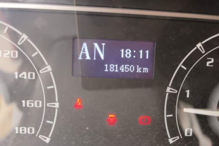 Used SAIC MAXUS Xintu V80 2023 2.0T AMT Classic Aoyuntong Long Wheelbase Mid-Height 6/7/8/9-Seater Odometer Close Up