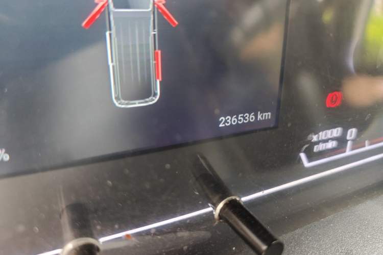 Used SAIC MAXUS Xintu V80 2023 2.0T Manual Classic Aoyuntong Long Wheelbase Mid-Height 6/7/8/9-Seater Odometer Close Up