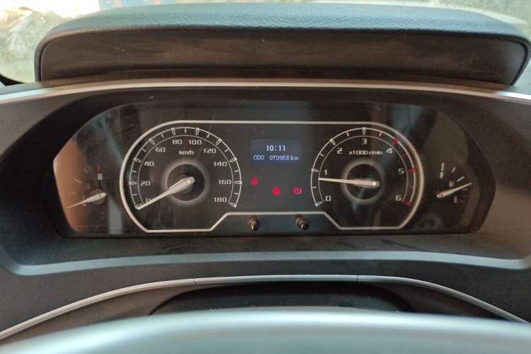 Used SAIC MAXUS Xintu V80 2023 2.0T Manual Classic Aoyuntong Long Wheelbase Mid-Height 6/7/8/9-Seater Odometer Close Up
