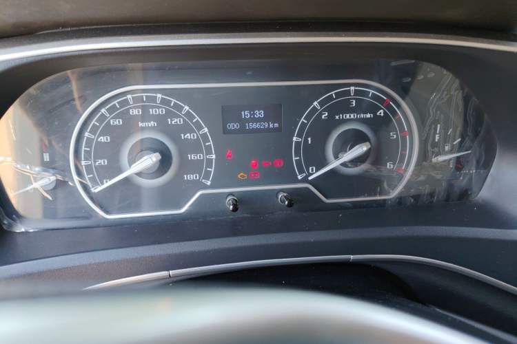 Used SAIC MAXUS Xintu V80 2023 2.0T Manual Classic Aoyuntong Long Wheelbase Ultra-Low Roof 6/7/8/9-Seater Odometer Close Up