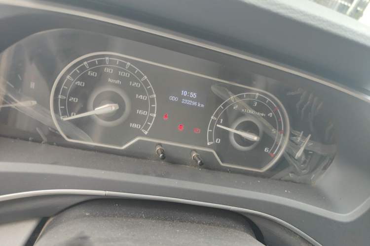 Used SAIC MAXUS Xintu V80 2023 2.0T Manual Classic Aoyuntong Long Wheelbase Mid-Height 6/7/8/9-Seater Odometer Close Up