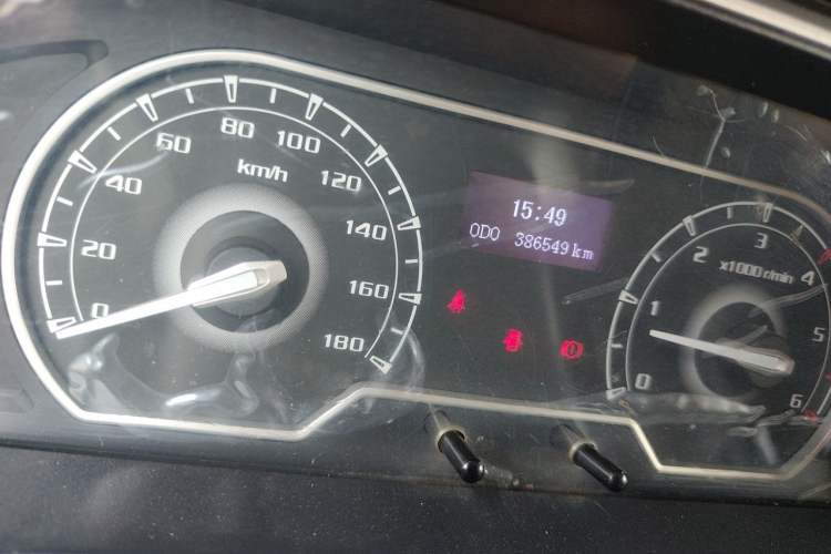 Used SAIC MAXUS Xintu V80 2023 2.0T Manual Classic Aoyuntong Long Wheelbase Mid-Height 6/7/8/9-Seater Odometer Close Up