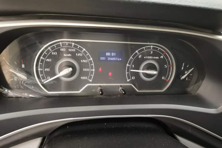 Used SAIC MAXUS Xintu V80 2023 2.0T Manual Classic Aoyuntong Long Wheelbase Mid-Height 6/7/8/9-Seater Odometer Close Up