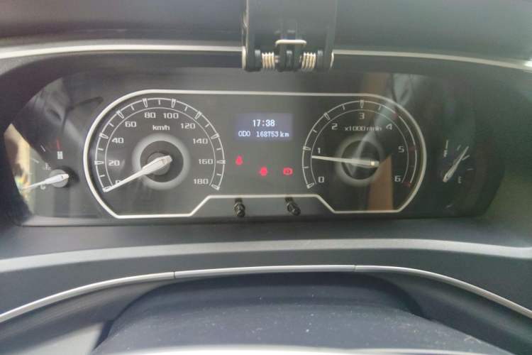 Used SAIC MAXUS Xintu V80 2023 2.0T Manual Classic Aoyuntong Long Wheelbase Mid-Height 6/7/8/9-Seater Odometer Close Up