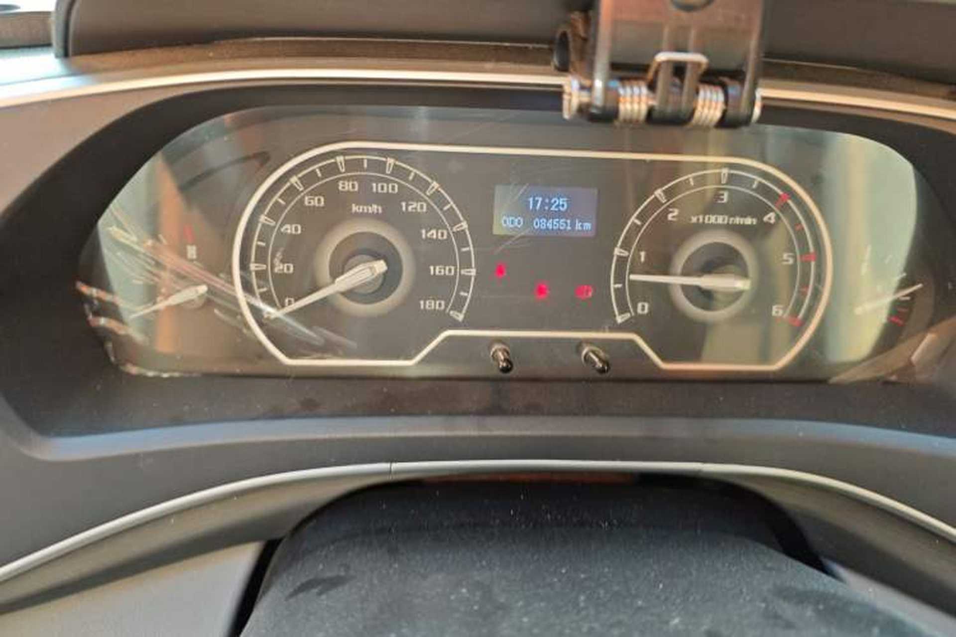 Used SAIC MAXUS Xintu V80 2023 2.0T Manual Classic Aoyuntong Long Wheelbase Ultra-Low Roof 6/7/8/9-Seater Odometer Close Up