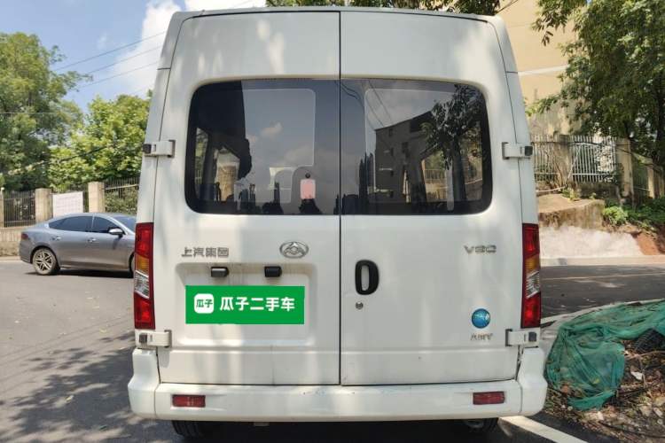 Used SAIC MAXUS Xintu V80 2023 2.0T AMT Classic Aoyuntong Short Wheelbase Mid-Roof 5/6-Seater Rear