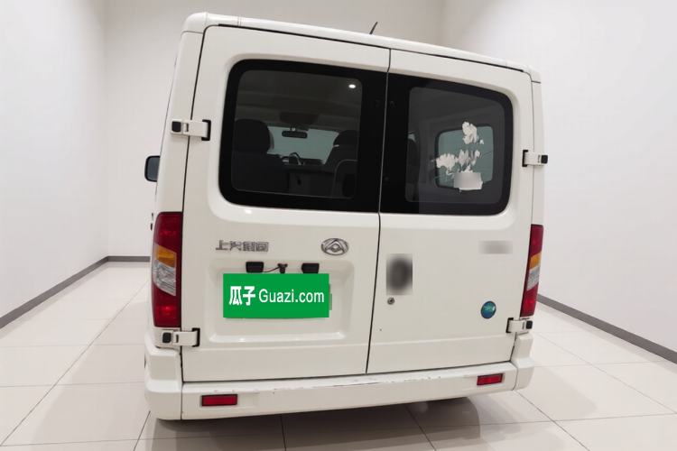 Used SAIC MAXUS Xintu V80 2023 2.0T Manual Classic Aoyuntong Short Wheelbase Ultra-Low Roof 5/6-Seater Rear