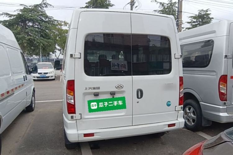 Used SAIC MAXUS Xintu V80 2023 2.0T Manual Classic Aoyuntong Short Wheelbase Mid-Roof 5/6-Seater Rear