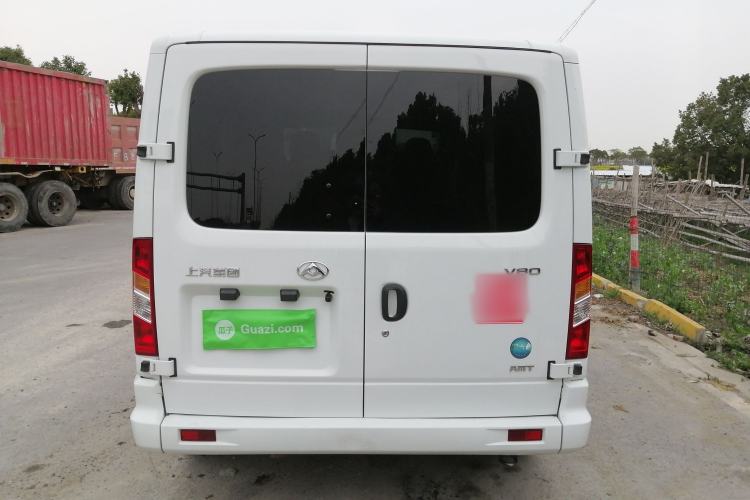 Used SAIC MAXUS Xintu V80 2023 2.0T AMT Classic Aoyuntong Power Version Short Wheelbase Mid-Roof Design 5/6 Seats Rear