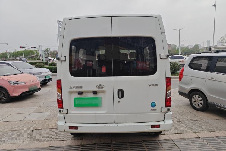 Used SAIC MAXUS Xintu V80 2023 2.0T AMT Classic Aoyuntong Short Wheelbase Mid-Roof 5/6-Seater Rear