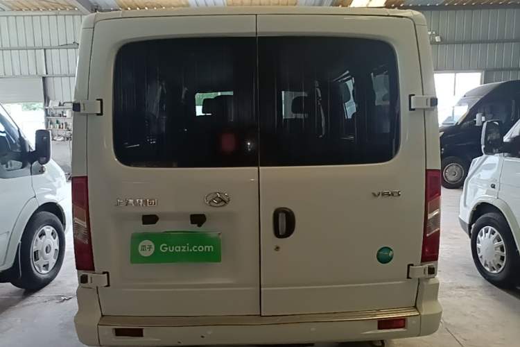Used SAIC MAXUS Xintu V80 2023 2.0T Manual Classic Aoyuntong Short Wheelbase Ultra-Low Roof 7/8/9-Seater Rear