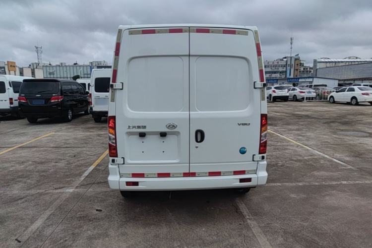 Used SAIC MAXUS Xintu V80 2023 2.0T Manual Classic City Delivery King Long Wheelbase Mid-Roof 3-Seater Rear