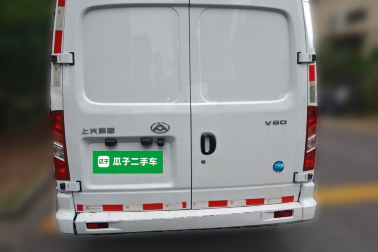 Used SAIC MAXUS Xintu V80 2023 2.0T Manual Classic City Delivery King Long Wheelbase Mid-Roof 3-Seater Rear