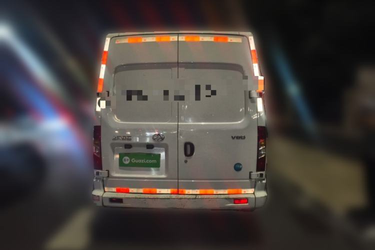 Used SAIC MAXUS Xintu V80 2023 2.0T Manual Classic City Delivery King Long Wheelbase Mid-Roof 3-Seater Rear