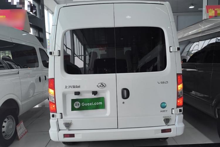 Used SAIC MAXUS Xintu V80 2023 2.0T AMT Classic Aoyuntong Short Wheelbase Mid-Roof 5/6-Seater Rear