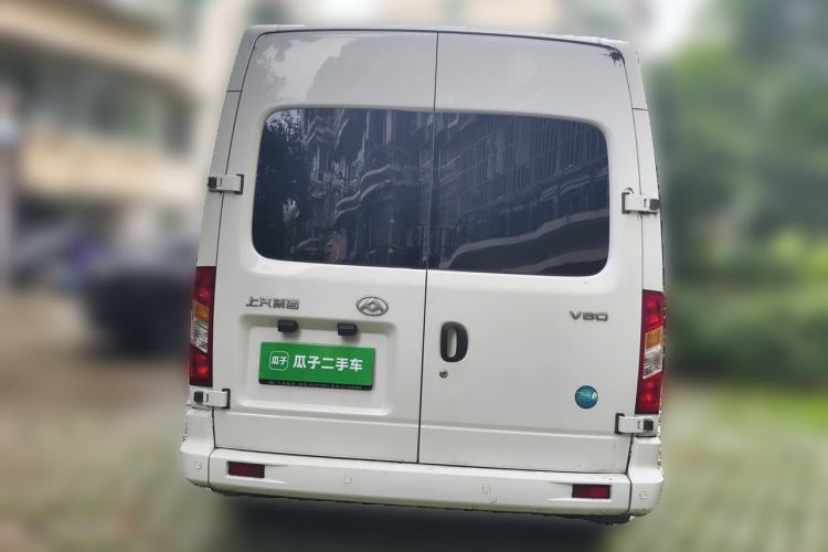 Used SAIC MAXUS Xintu V80 2023 2.0T Manual Classic Aoyuntong Short Wheelbase Mid-Roof 5/6-Seater Rear