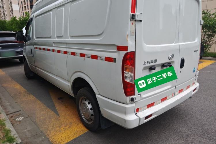 Used SAIC MAXUS Xintu V80 2023 2.0T Manual Classic City Delivery King Long Wheelbase Mid-Roof 3-Seater Rear Left 45 Deg