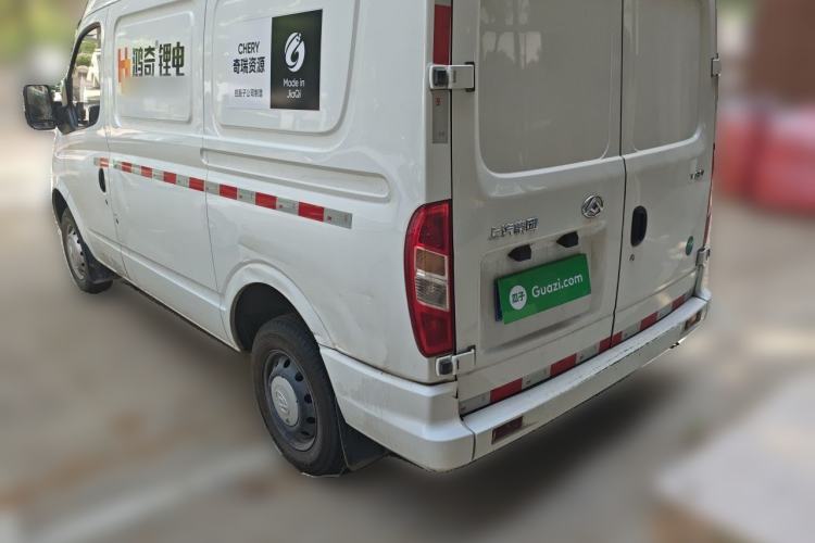 Used SAIC MAXUS Xintu V80 2023 2.0T Manual Classic City Delivery King Short Wheelbase Mid-Roof 3-Seater Rear Left 45 Deg
