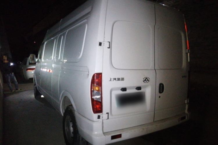 Used SAIC MAXUS Xintu V80 2023 2.0T Manual Classic City Delivery King Long Wheelbase Mid-Roof 3-Seater Rear Left 45 Deg