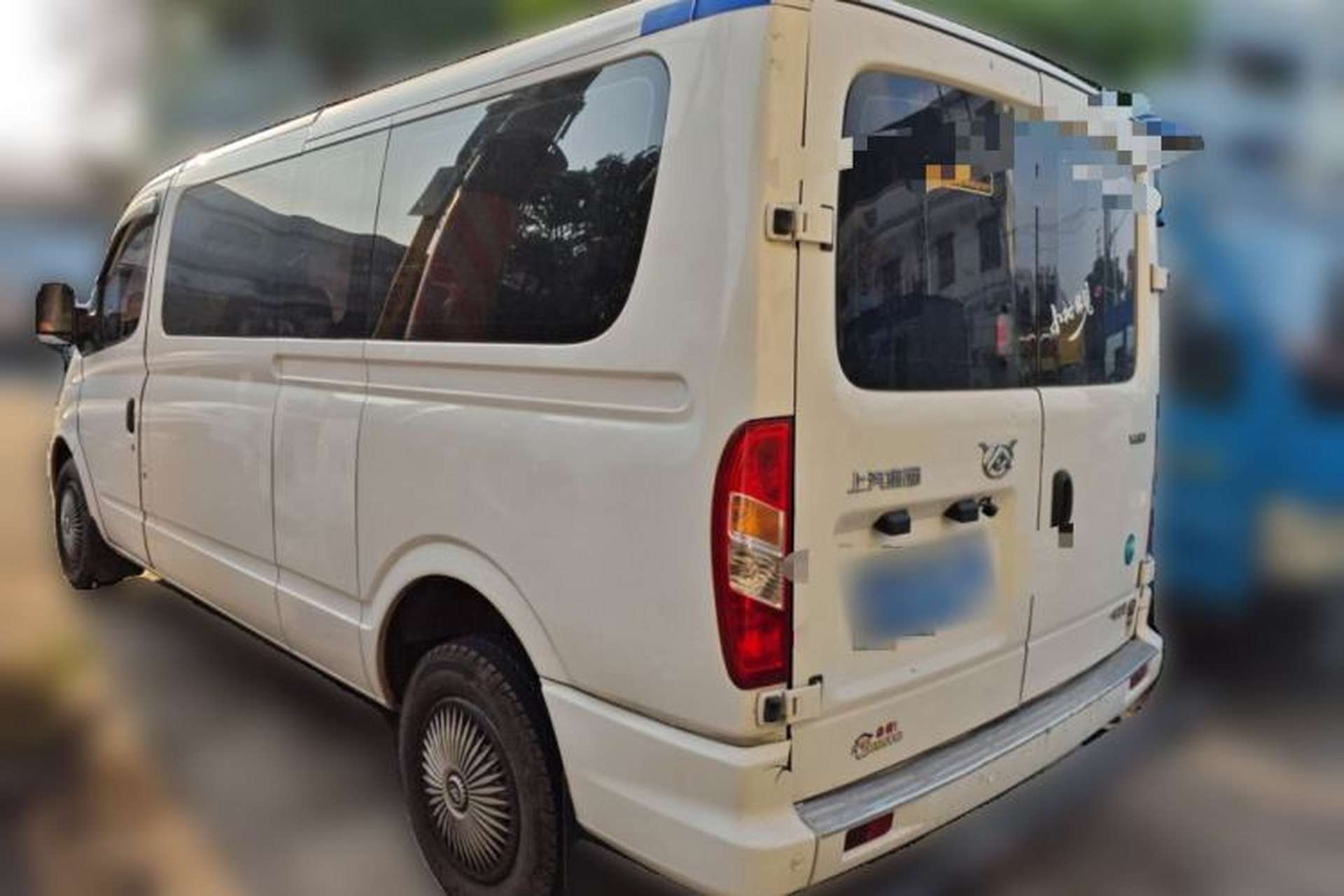 Used SAIC MAXUS Xintu V80 2023 2.0T Manual Classic Aoyuntong Long Wheelbase Ultra-Low Roof 6/7/8/9-Seater Rear Left 45 Deg