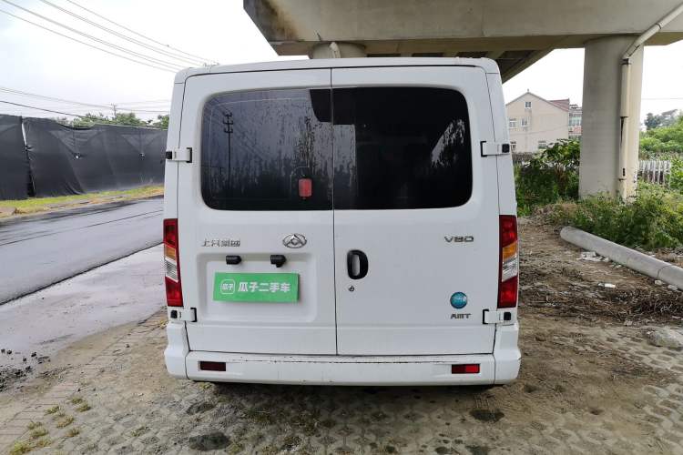 Used SAIC MAXUS Xintu V80 2023 2.0T AMT Classic Aoyuntong Short Wheelbase Mid-Roof 5/6-Seater Rear