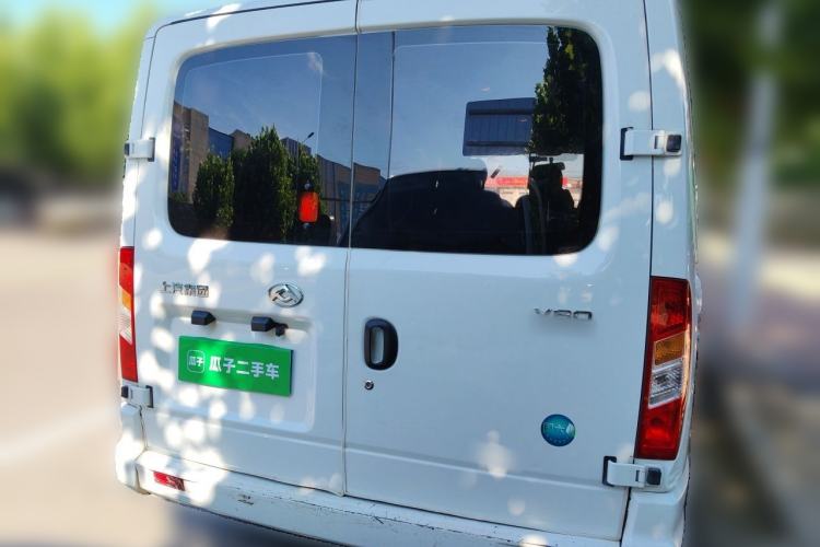 Used SAIC MAXUS Xintu V80 2023 2.0T Manual Classic Aoyuntong Long Wheelbase Ultra-Low Roof 6/7/8/9-Seater Rear