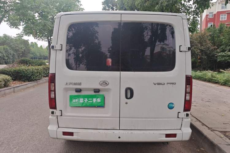 Used SAIC MAXUS Xintu V80 2023 2.0T Manual Classic Aoyuntong Long Wheelbase Ultra-Low Roof 6/7/8/9-Seater Rear