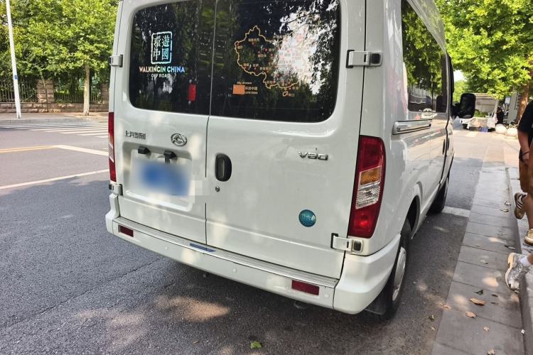 Used SAIC MAXUS Xintu V80 2023 2.0T Manual Classic Aoyuntong Short Wheelbase Mid-Roof 5/6-Seater Rear Right 45 Deg