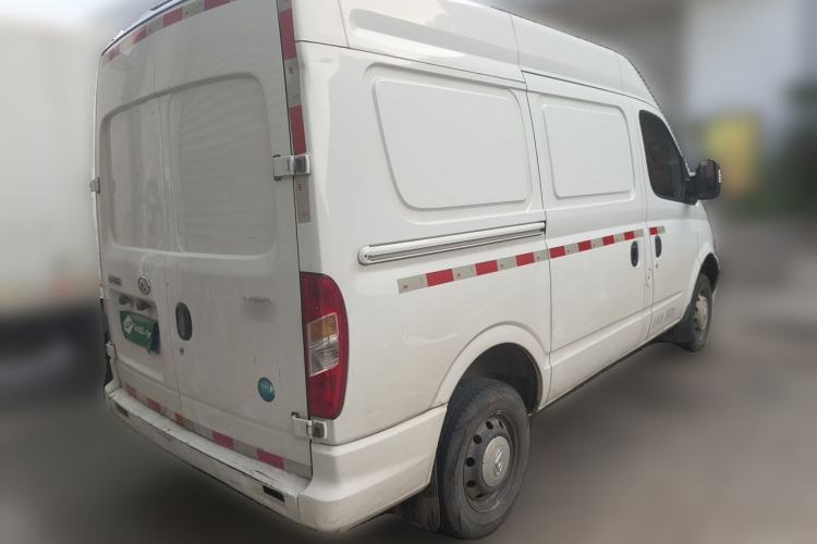 Used SAIC MAXUS Xintu V80 2023 2.0T PLUS Manual Van Short Wheelbase Mid-Roof Design 3-Seater Rear Right 45 Deg