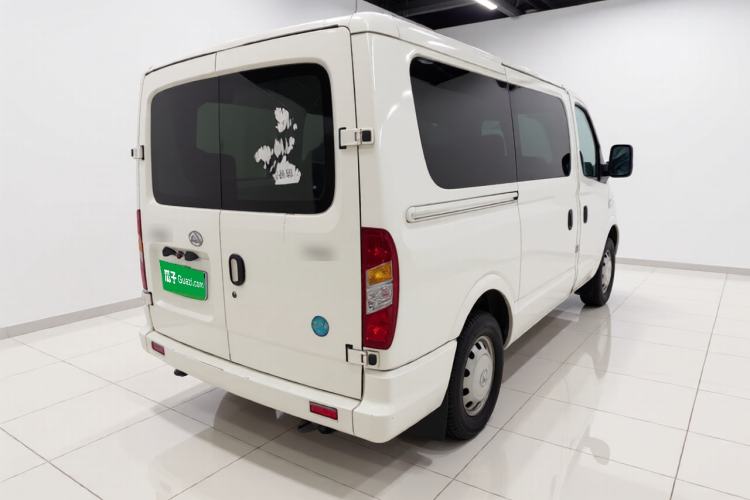Used SAIC MAXUS Xintu V80 2023 2.0T Manual Classic Aoyuntong Short Wheelbase Ultra-Low Roof 5/6-Seater Rear Right 45 Deg
