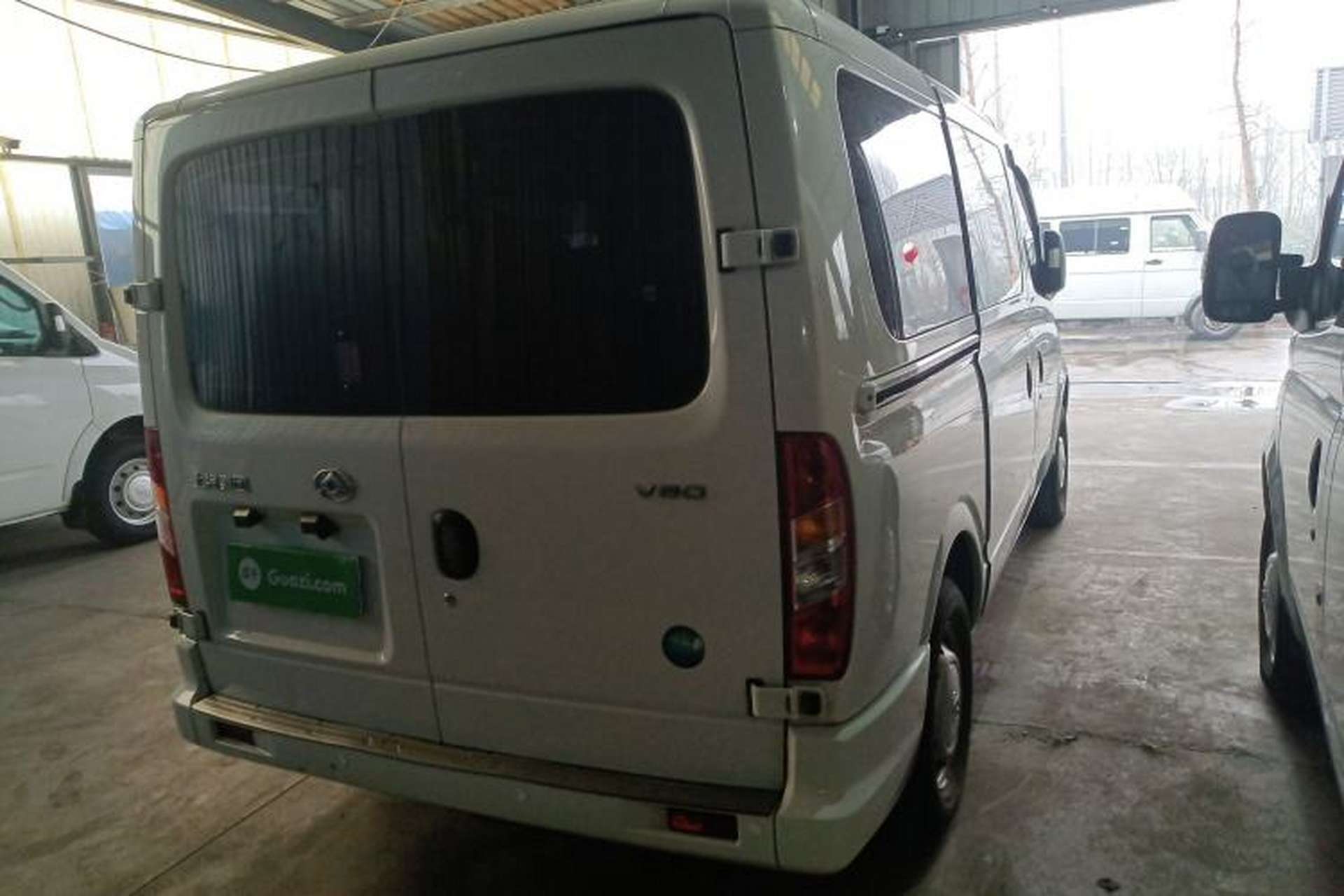 Used SAIC MAXUS Xintu V80 2023 2.0T Manual Classic Aoyuntong Short Wheelbase Ultra-Low Roof 7/8/9-Seater Rear Right 45 Deg
