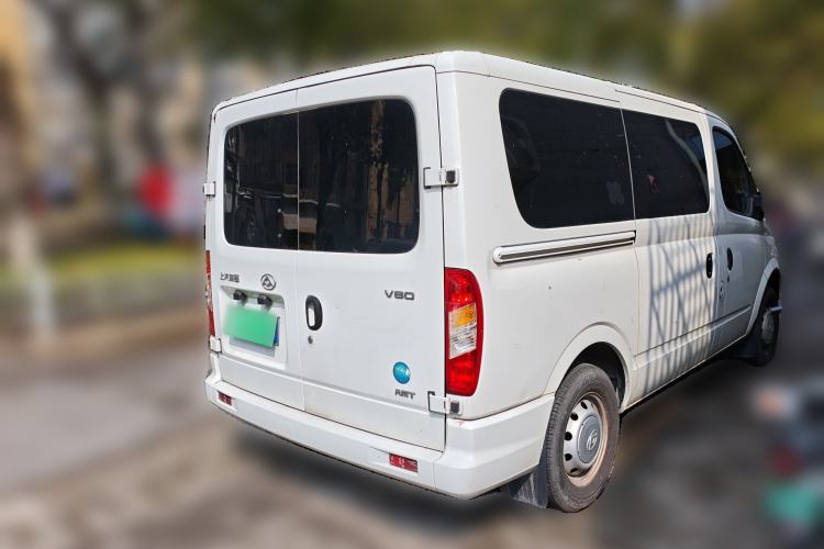 Used SAIC MAXUS Xintu V80 2023 2.0T AMT Classic Aoyuntong Short Wheelbase Ultra-Low Roof 5/6-Seater Rear Right 45 Deg