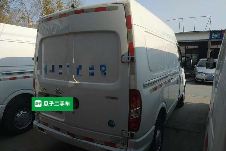 Used SAIC MAXUS Xintu V80 2023 2.0T Manual Classic City Delivery King Short Wheelbase Mid-Roof 3-Seater Rear Right 45 Deg