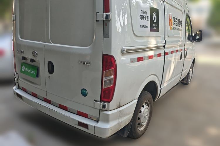 Used SAIC MAXUS Xintu V80 2023 2.0T Manual Classic City Delivery King Short Wheelbase Mid-Roof 3-Seater Rear Right 45 Deg
