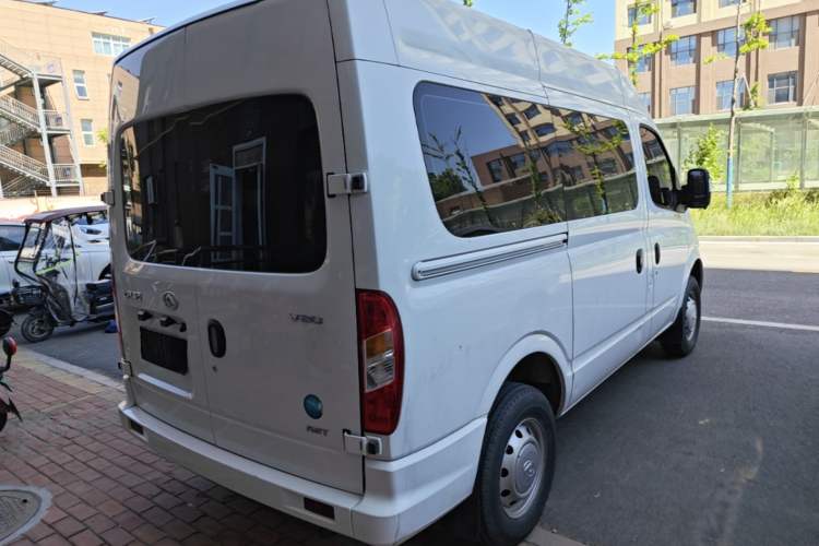 Used SAIC MAXUS Xintu V80 2023 2.0T AMT Classic Aoyuntong Short Wheelbase Mid-Roof 7/8/9-Seater Rear Right 45 Deg