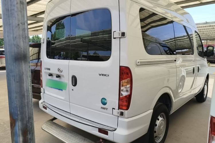Used SAIC MAXUS Xintu V80 2023 2.0T AMT Classic Aoyuntong Short Wheelbase Mid-Roof 5/6-Seater Rear Right 45 Deg