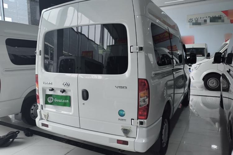 Used SAIC MAXUS Xintu V80 2023 2.0T AMT Classic Aoyuntong Short Wheelbase Mid-Roof 5/6-Seater Rear Right 45 Deg