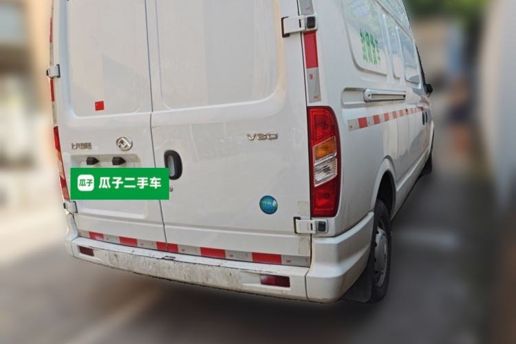 Used SAIC MAXUS Xintu V80 2023 2.0T Manual Classic City Delivery King Long Wheelbase High Roof 3 Seats Rear Right 45 Deg
