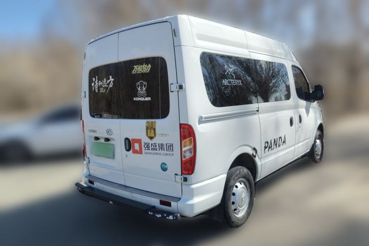 Used SAIC MAXUS Xintu V80 2023 2.0T Manual Classic Aoyuntong Short Wheelbase Mid-Roof 5/6-Seater Rear Right 45 Deg