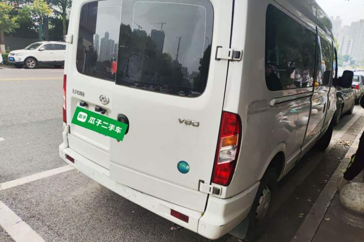 Used SAIC MAXUS Xintu V80 2023 2.0T Manual Classic Aoyuntong Long Wheelbase Mid-Height 6/7/8/9-Seater Rear Right 45 Deg